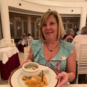 Meet your Posher, Georgiana